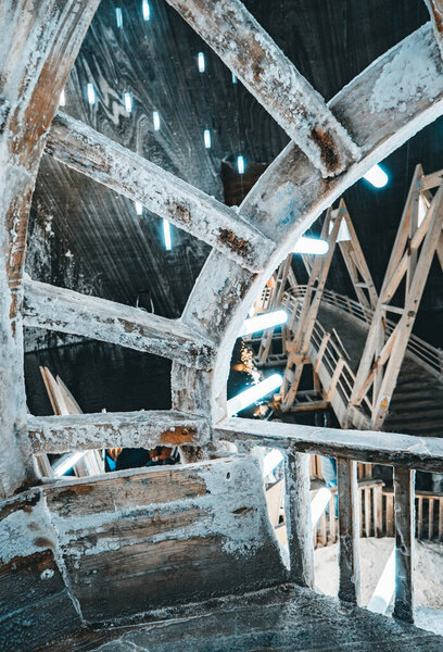 Подземный парк в соляной шахте Салина Турда, город Турда, Румыния. Популярное туристическое направление