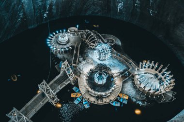 Salina Turda 'daki yeraltı parkı tuz madeni. Popüler turizm merkezi. Turda Şehri, Romanya, 19 Şubat 2020