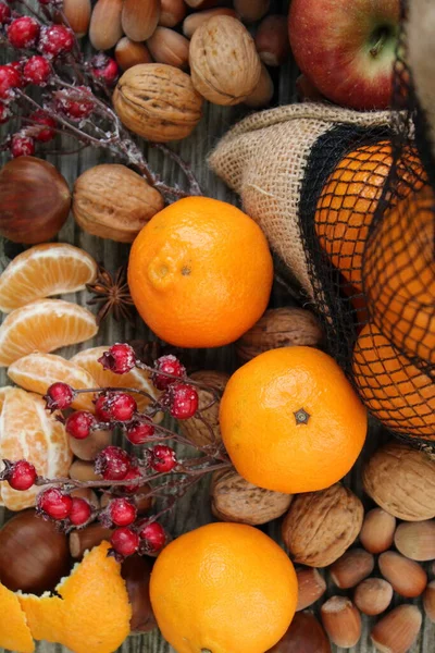 Sonbaharda mandalina ve fındık