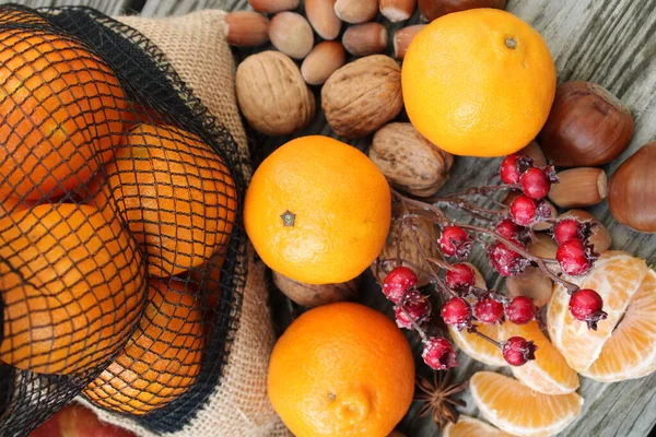 Sonbaharda mandalina ve fındık