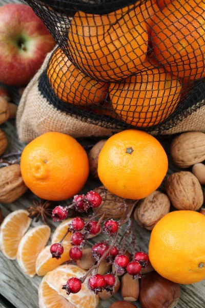 Sonbaharda mandalina ve fındık