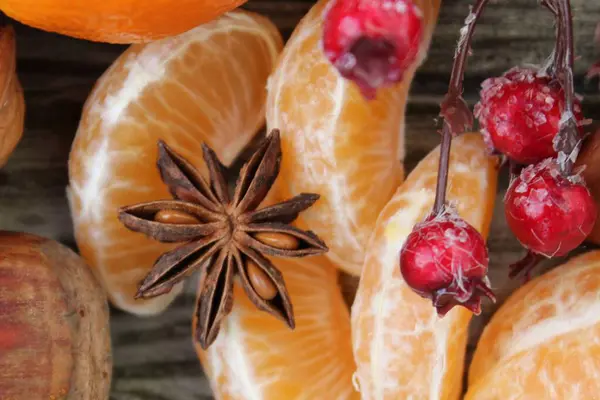 Sonbaharda mandalina ve fındık