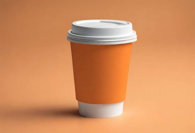 Masanın üzerinde bir fincan kağıt kahve. Kahve kağıdı maketi. turuncu arkaplanda izole edilmiş, v20