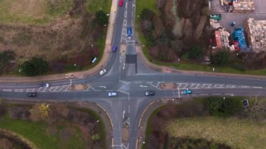 Sabit Drone Döndürmesi Dinamik Junction 'da Trafik Akımını Yakalar