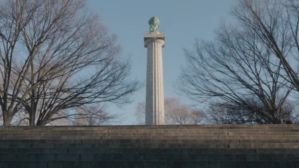 Встановлення Пам Ятника Мученику Язниці Постріл Форт Грін Парку Бруклін — стокове відео