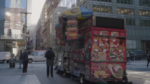Портативний Знімок Халяльської Вантажівки Вранці Нью Йорку — стокове відео