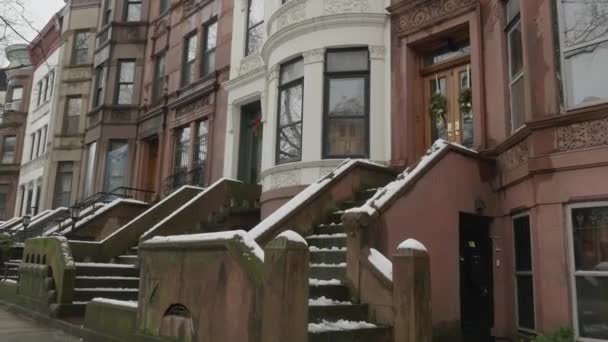 Портативный Снимок Бруклинского Склона Снегу — стоковое видео
