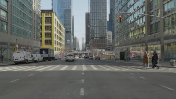 Prise Vue Main Piétons Traversant 10E Avenue Manhattan Matin Hiver — Video