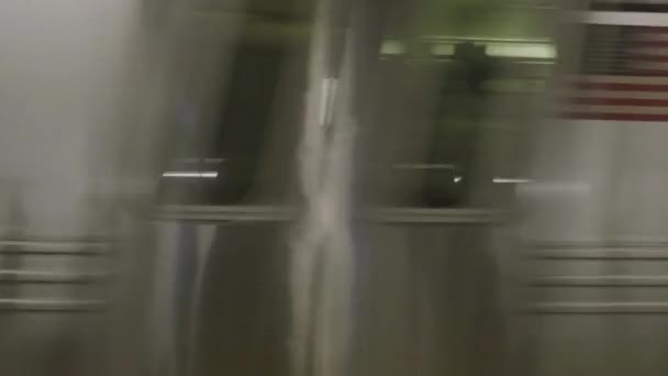 Handhållen Bild New York Citys Penn Station Tunnelbaneplattform — Stockvideo