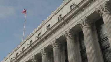 New York 'un Moynihan Tren İstasyonu' nun dış görüntüsü. 4K 'da bir kış sabahı vuruldu..