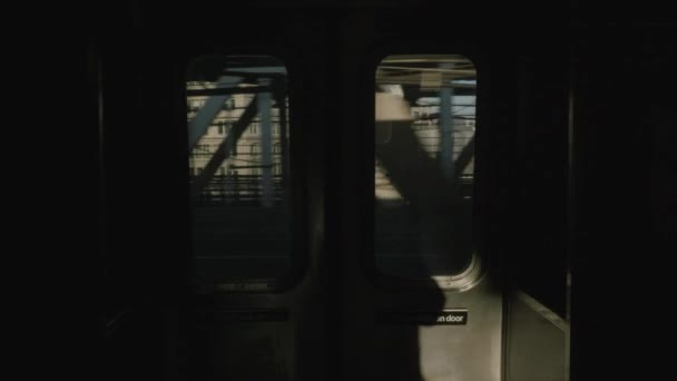 Pov Tiro Andando Metrô Através Ponte Manhattan — Vídeo de Stock