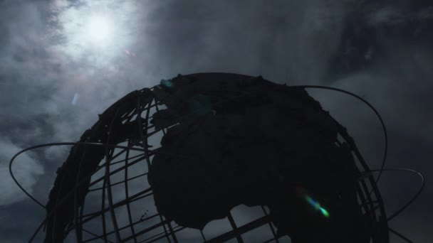 Solförmörkelse Flushing Meadows Park Skjuten Queens New York Med Unisphere — Stockvideo