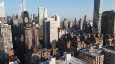 Sıcak bir yaz sabahı Midtown East 'te 4K' de çekilmiş..
