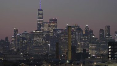 Yazın Brooklyn 'de Dünya Ticaret Merkezi ve Finans Bölgesi' ne doğru çekilmiş..