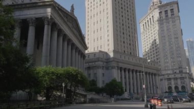 New York Eyaleti Yüksek Mahkemesi ve Thurgood Marshall Birleşik Devletler Adliyesi bir bahar sabahı.