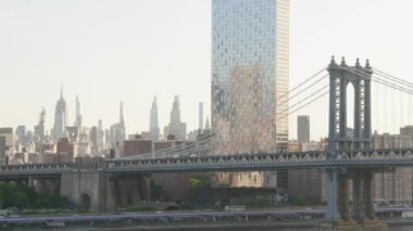 New York Citys Manhattan Köprüsü 'nün gündoğumunda çekimleri başlıyor.