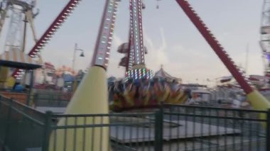 Brooklyn 'deki Luna Park' ta bir lunapark gezisinin fotoğrafını çekiyorum. Yazın Brooklyn, Coney Adası 'nda çekilmiş..