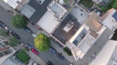 Brooklyn 'deki çatıların havadan görünüşü. Park Slope 'ta bir yaz günü çekilmiş..