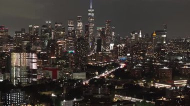 Manhattan 'ın insansız hava aracı görüntüleri. Yazın 4K 'da çekilmiş..