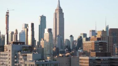 Empire State Binası 'nın havadan görünüşü. Bir yaz günü New York 'ta çekilmiş..