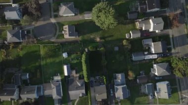 Binghamton, New York 'taki evlerin havadan görünüşü. Bir yaz akşamı batı yakasında vuruldu..