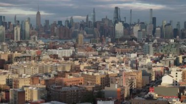 Bir kış sabahı New York şehrinin gökyüzü manzarası. Brooklyn 'de çekilmiş.