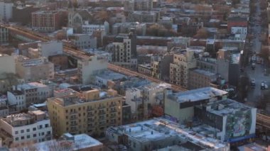 Bir kış sabahı Brooklyn 'in havadan görünüşü. New York 'ta vuruldu.
