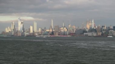 New York 'un havadan görünüşü. New York 'ta Hudson Nehri' nin kıyısında çekilmiş..