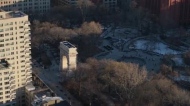 Washington Square Park 'ın havadan görüntüsü. New York 'ta bir kış öğleden sonra çekildi..