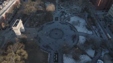 Washington Square Park 'ın havadan görüntüsü. New York 'ta bir kış öğleden sonra çekildi..