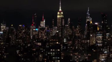 Empire State Binası 'nın gece hava görüntüsü. New York 'ta vuruldu..