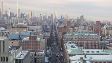 Yukarı Batı Yakası Manhattan 'ın havadan görünüşü. Bulutlu bir kış sabahı çekilen.