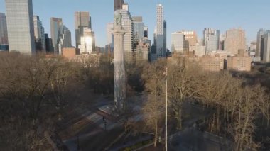 Hapishane Gemisi Şehit Anıtı 'nın havadan görünüşü. Brooklyns Fort Greene Park 'ta bir kış sabahı vuruldu.