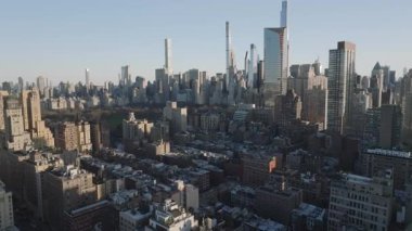 Alacakaranlıkta New York 'un hava manzarası. Manhattan 'da, Yukarı Batı Yakası' nda çekilmiş..