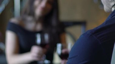 Çift Içme kırmızı Vine Slow Motion