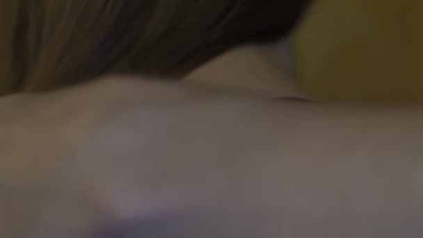 Homme Ralenti Déshabille Une Femme Jeux Sexuels Femme Caressant — Video