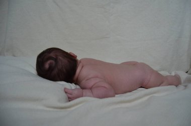 Küçük bir çocuğun portre fotoğrafı. Beyaz çocuk Güney Arap görünümü