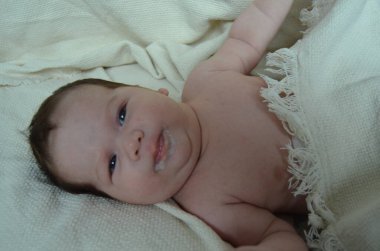 Küçük bir çocuğun portre fotoğrafı. Beyaz çocuk Güney Arap görünümü