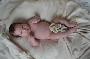 Küçük bir çocuğun portre fotoğrafı. Beyaz çocuk Güney Arap görünümü