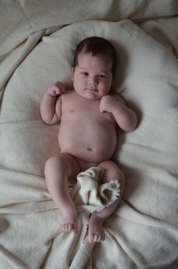 Küçük bir çocuğun portre fotoğrafı. Beyaz çocuk Güney Arap görünümü