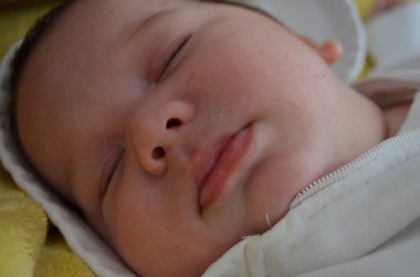 Küçük bir çocuğun portre fotoğrafı. Beyaz çocuk Güney Arap görünümü