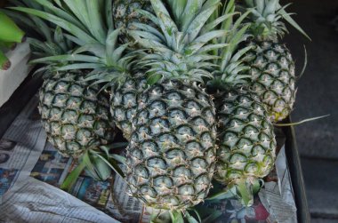 Maeklong Demiryolu Pazarı normal bir Tayland pazarıdır. Bir ananasın makro fotoğrafı