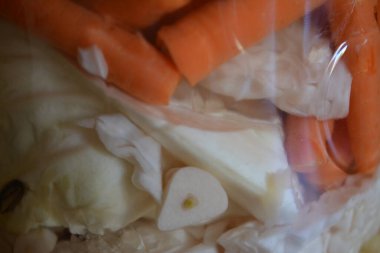 Turşu ve turşu suyunun makro fotoğrafçılığı