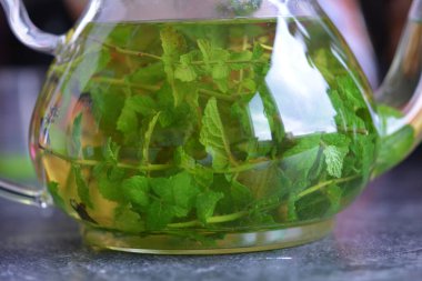 Naneli çayın makro fotoğrafı.