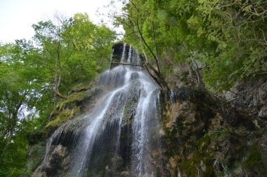 Almanya 'nın doğasında fotoğraflar. Urach Şelaleleri Bad Urach kasabasında yer almaktadır..