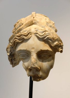 Athena 'nın antik heykeli