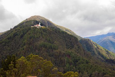 Bogota-Kolombiya 'daki Monserrate Sığınağı' ndan Guadalupe Tepesi manzarası