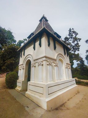 Madrid 'deki Quinta de la Fuente del Berro parkındaki eski pavyon - İspanya - Avrupa