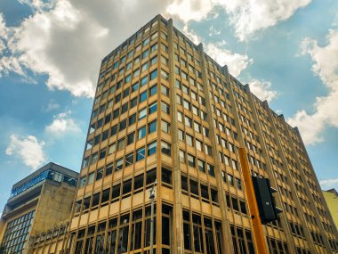 Bogota 'nın merkezindeki eski sarı bina - Kolombiya