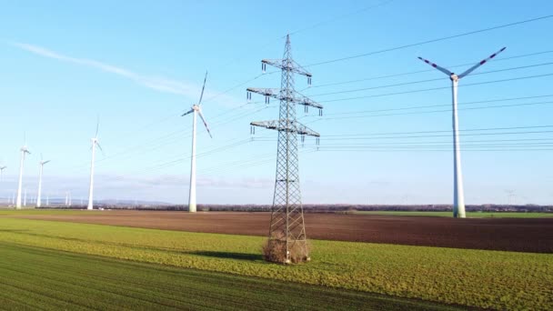 Cables Alambres Una Línea Eléctrica Con Molinos Viento Para Producción — Vídeos de Stock